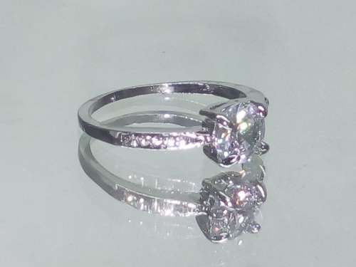DAZZLING! Hand Crafted 0.75 Carat Simulated Diamonds Ring Size 9 US