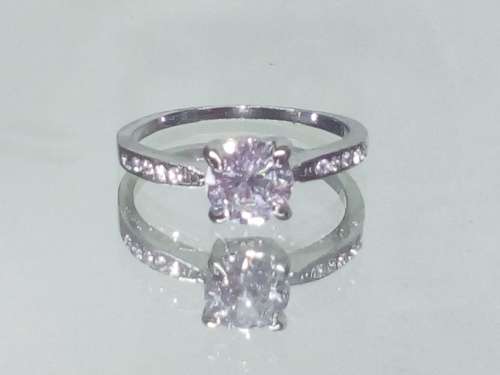 DAZZLING! Hand Crafted 0.75 Carat Simulated Diamonds Ring Size 9 US