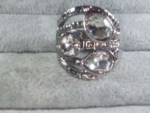 STUNNING! Ring With 3 1.75 Carat  Simulated Diamonds Size 8 US / P / 19