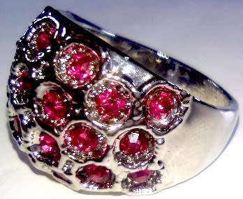 BEAUTIFUL! Ring With Simulated Pink Diamonds Size 9 US