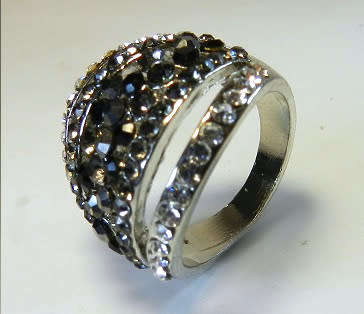 AMAZING! 1,75 Carat Simulated French Lilac, Black And White Diamonds Size 7 US / N / 17