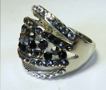 AMAZING! 1,75 Carat Simulated French Lilac, Black And White Diamonds Size 7 US / N / 17