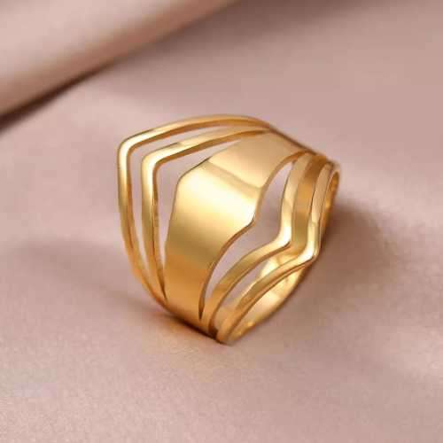 Retail Price R1299 TITANIUM (NEVER FADE) GOLD RING Size 6 US