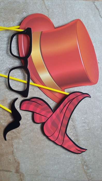 Photo props on sticks, 4 piece