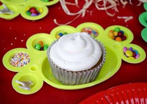 Paint palette , use for parties to serve cupcakes to your guests.Purple