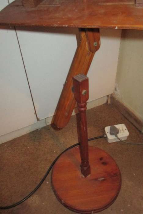 Rotating Canvas Easel with attachments
