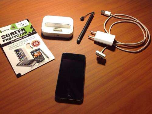iPod Touch 4th gen 8gb PLUS extras