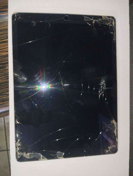 Damaged Apple iPad Pro 12.9" (2nd Gen) A1671 (WiFi + Cellular) 512GB Space Gray - Locked To Owner