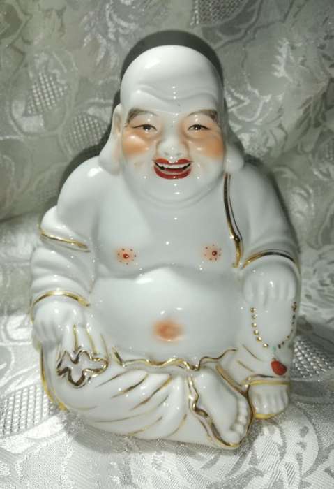 Laughing Buddha porcelain statue (1pc)