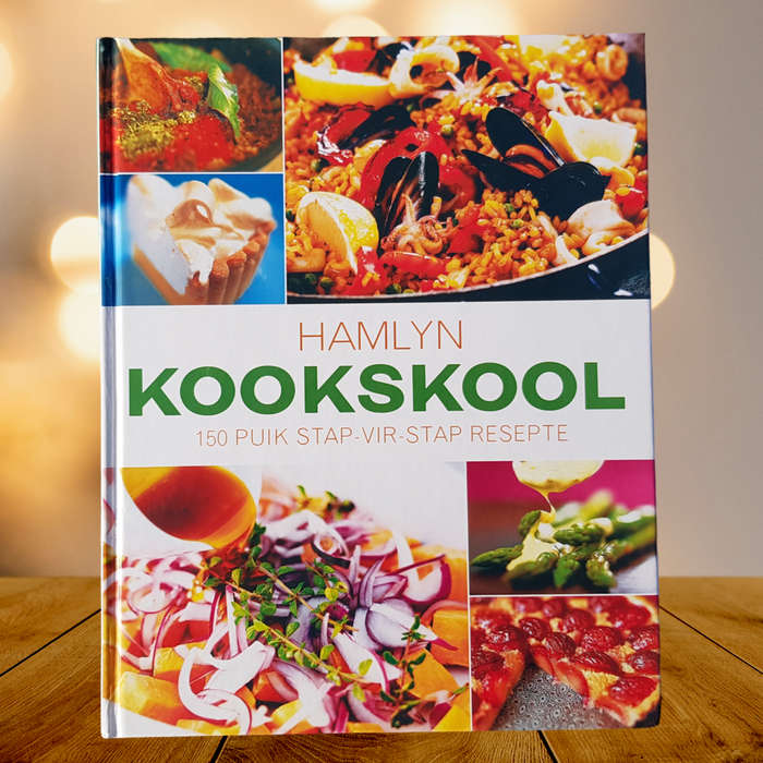 Hamlyn Kookskool: 150 Puik Stap-vir-Stap Resepte  Hardeband  Goeie Toestand