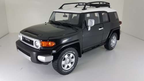 1/18 AutoArt Toyota FJ Cruiser
