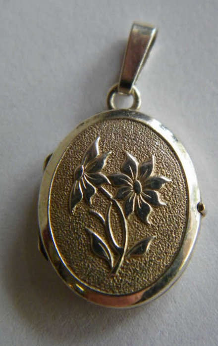 925 Silver Locket - as per photo