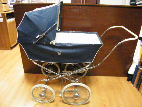 Vintage Pedigree baby pram in excellent condition - FOR COLLECTION ONLY - as per photo