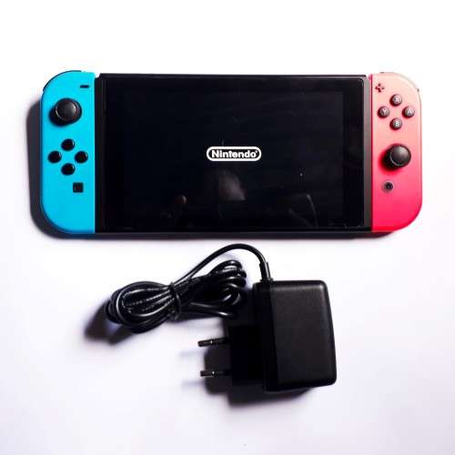 Nintendo Switch Console Red+Blu Joy Con Used
