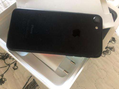 iPhone 7 Matte Black(128GB capacity) *EXCELLENT CONDITION * , comes with box and accessories