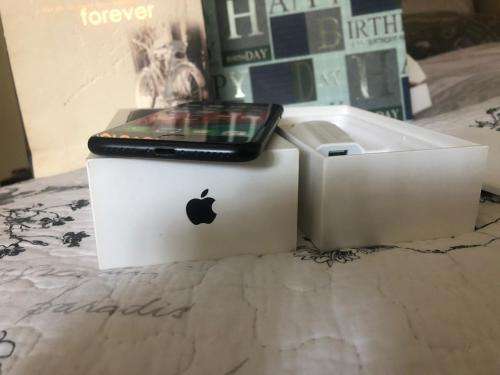 iPhone 7 Matte Black(128GB capacity) *EXCELLENT CONDITION * , comes with box and accessories