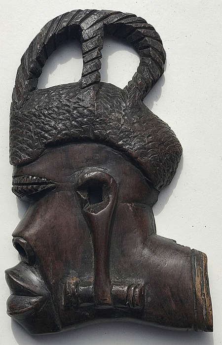 #09 African Art  Face from side, wood carvings