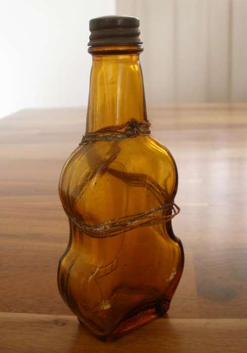 Vintage amber violin shaped figural perfume/ liquor bottle