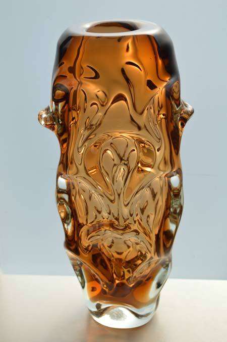 * A DAZZLING & SPARKLING AMBER SKRDLOVICE VASE, DESIGNED BY JAN BERANEK (1933-)