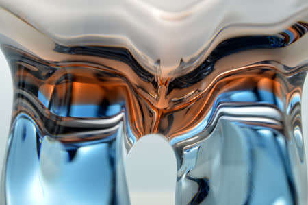 A MAGNIFICENT, MOST ELEGANT 1955 CZECH ART GLASS BOWL DESIGNED BY FRANTISEK ZEMEK FOR SKRDLOVICE