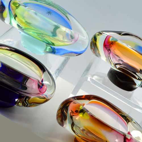 A DAZZLINGLY BEAUTIFUL NOVY BOR (BOROCRYSTAL) SCULPTURAL ART GLASS ASHTRAY / BOWL FROM THE 1960s