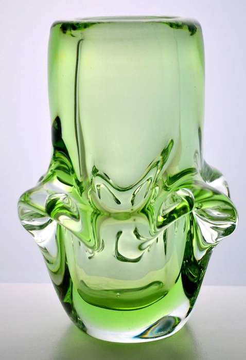 RARE & DAZZLINGLY BEAUTIFUL CZECH ART GLASS VASE DESIGNED IN 1968 BY JIRINA ZERTOVA