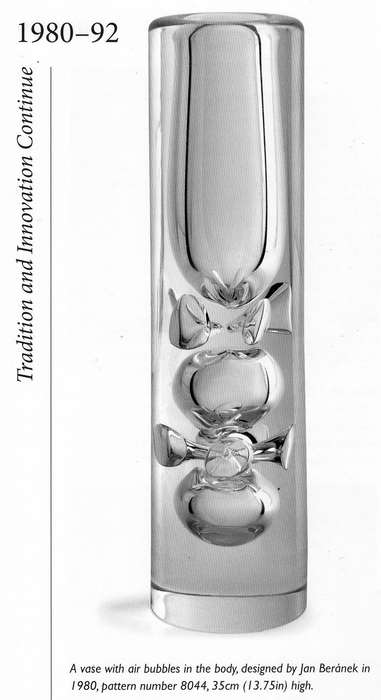 DAZZLING, TRANSPARENT & HEAVY SKRDLOVICE VASE, DESIGNED BY JAN BERANEK (1933-) IN 1980