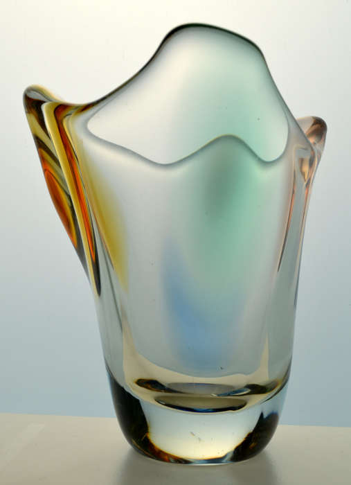 * A MAGNIFICENT & MOST ELEGANT CZECH ART GLASS VASE DESIGNED BY FRANTISEK ZEMEK FOR MSTISOV