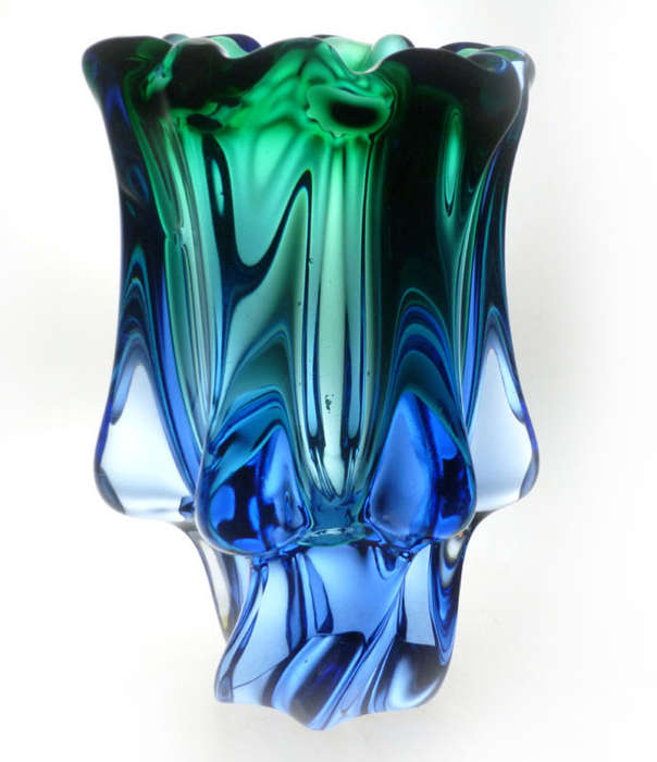 BEAUTIFUL CZECH ART GLASS CHRIBSKA SCULPTURAL VASE DESIGNED BY PROF JOSEF HOSPODKA IN THE 1970s