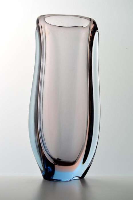 HALLMARK DESIGN: SKRDLOVICE SOMERSO VASE, DESIGNED BY JAN BERANEK IN THE 1950s