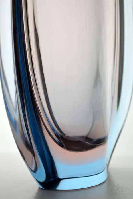 HALLMARK DESIGN: SKRDLOVICE SOMERSO VASE, DESIGNED BY JAN BERANEK IN THE 1950s
