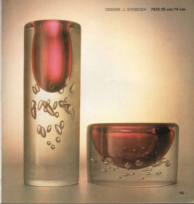 MAGNIFICENT CZECH ART GLASS VASE, DESIGNED FOR SKRDLOVICE GLASSWORKS (1974) BY PROF JAROSLAV SVOBODA