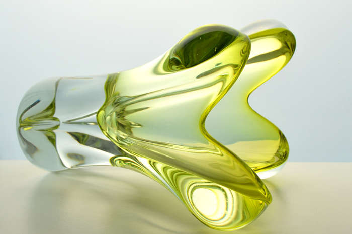 MAGNIFICENT CZECH ART GLASS CHRIBSKA SCULPTURAL VASE DESIGN : PROF JOSEF HOSPODKA IN THE MID 1970s
