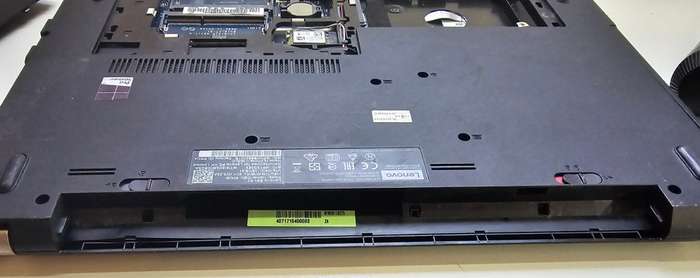 2 x Lenovo E51 i7-6500u 8GB RAM 256GB SSD !One faulty no ram, hdd or battery!
