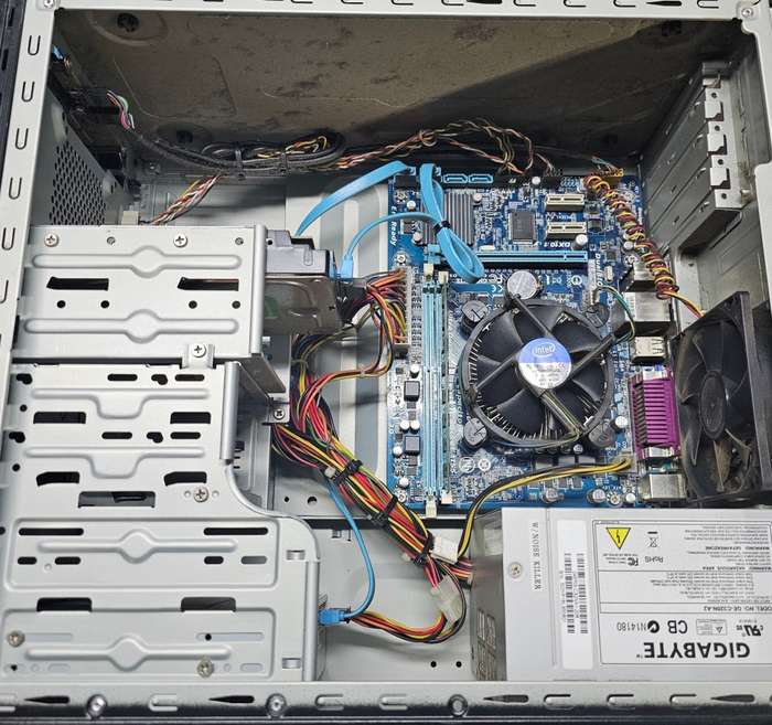 Gigabyte Desktop i3-3320 4Gb 1Tb HDD