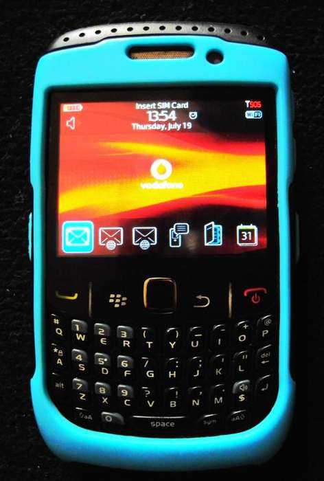 ALMOST NEW BLACKBERRY 8520 CURVE