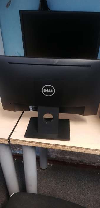 Monster Dell LED Monitor E2016H, HDMI, VGA, Power Cable, 1920x1980 Display Worth Price R2500