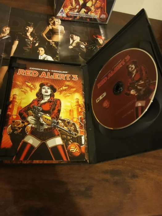 Command and Conquer 3 Combo with Poster and Booklet