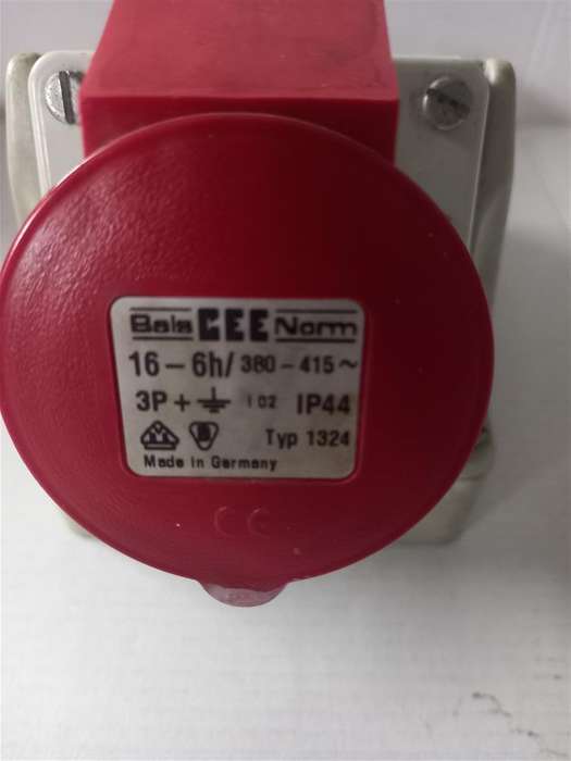 Bals Cee Norm 3pin + Earth With on / off switch Ip44 Typ 1324