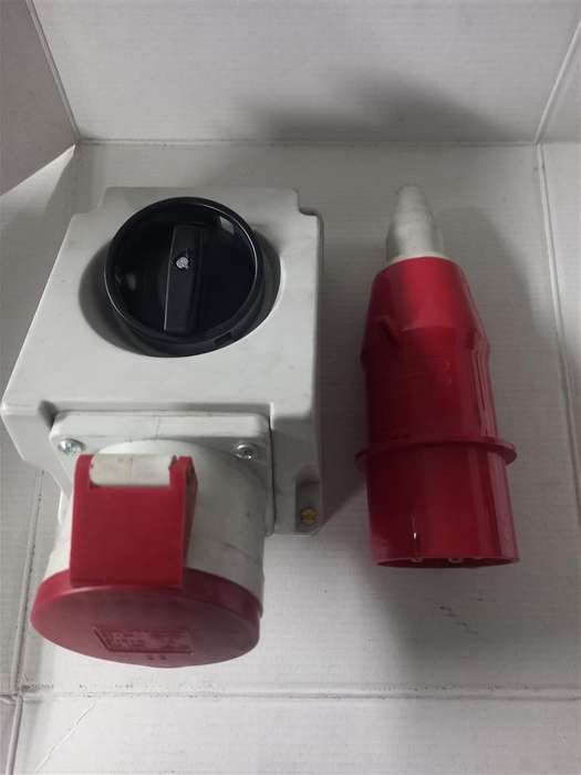 Waco 32A ac 380v 5p 112356 socket + Plug
