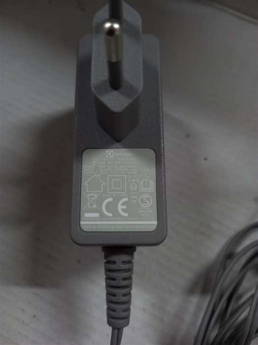 Charging Adapter For Electrolux EERC72EB