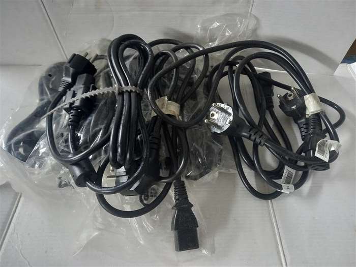 Official EU Power Cable (2 Pin Kettle Lead For Xbox 360 And Xbox One - OEM)