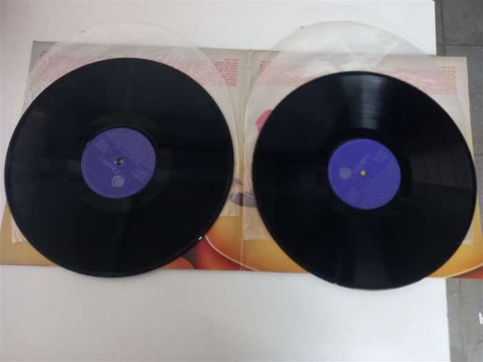 Hooked on country music 70 great country hits vinyl