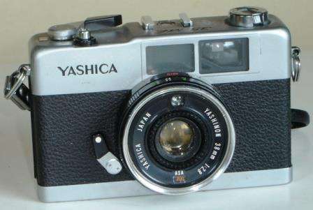Vintage Yashica 35-ME Camera.   1973 Vintage.