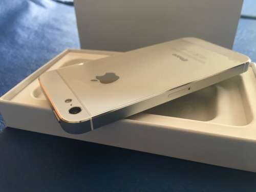 BLACK FRIDAY -APPLE iPHONE 5 - 32GB - APPLE REPLACEMENTS IN BOX - EXCELLENT CONDITION + WARRANTY !!!