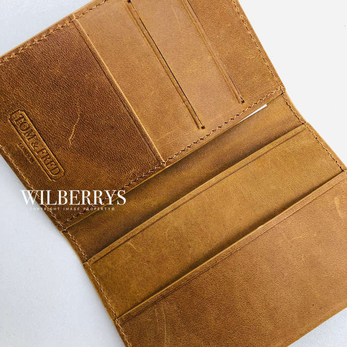 Retail: $129 / R2,199.00 TOM and FRED London® Men`s CAMEL TAN Manchester Vertical Bi-fold Wallet