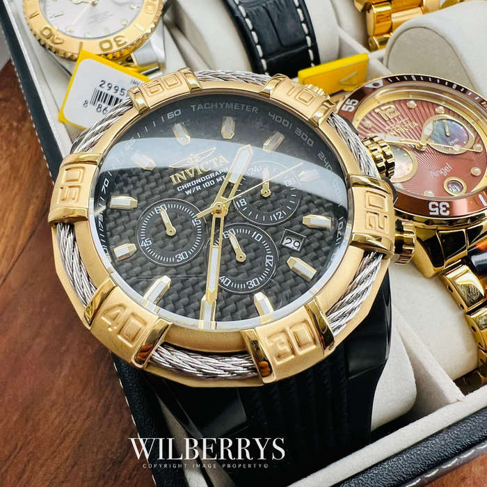 hot!! Retail: R8,999.00 INVICTA AQUANAUT IONIC/GOLD WIRE CHRONOGRAPH CARBON FIBER DIAL WATCH