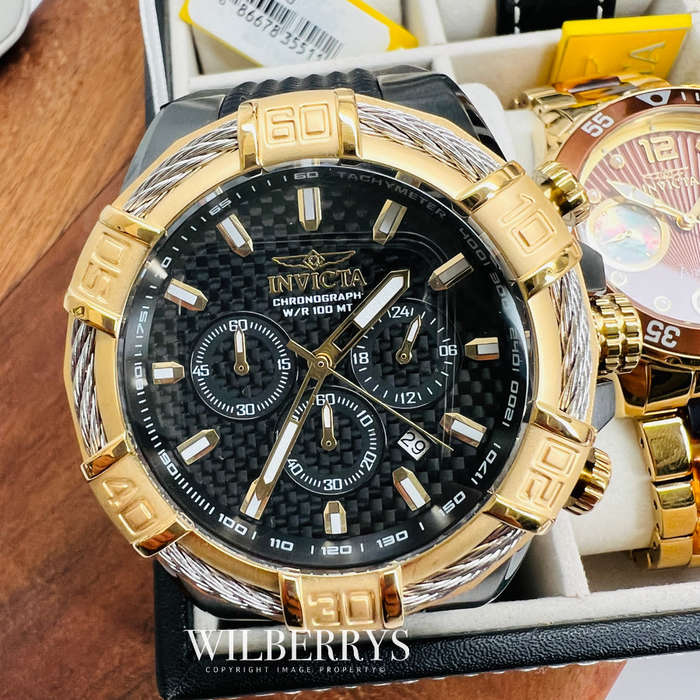 hot!! Retail: R8,999.00 INVICTA AQUANAUT IONIC/GOLD WIRE CHRONOGRAPH CARBON FIBER DIAL WATCH