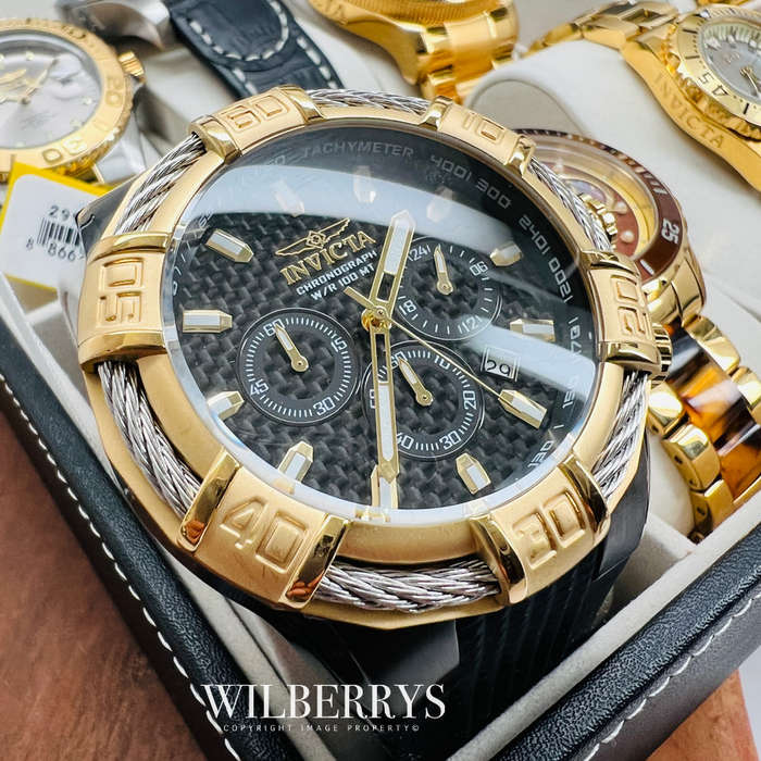 hot!! Retail: R8,999.00 INVICTA AQUANAUT IONIC/GOLD WIRE CHRONOGRAPH CARBON FIBER DIAL WATCH