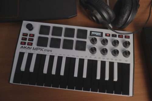 AKAI Professional MPK mini mk3 White (USED)